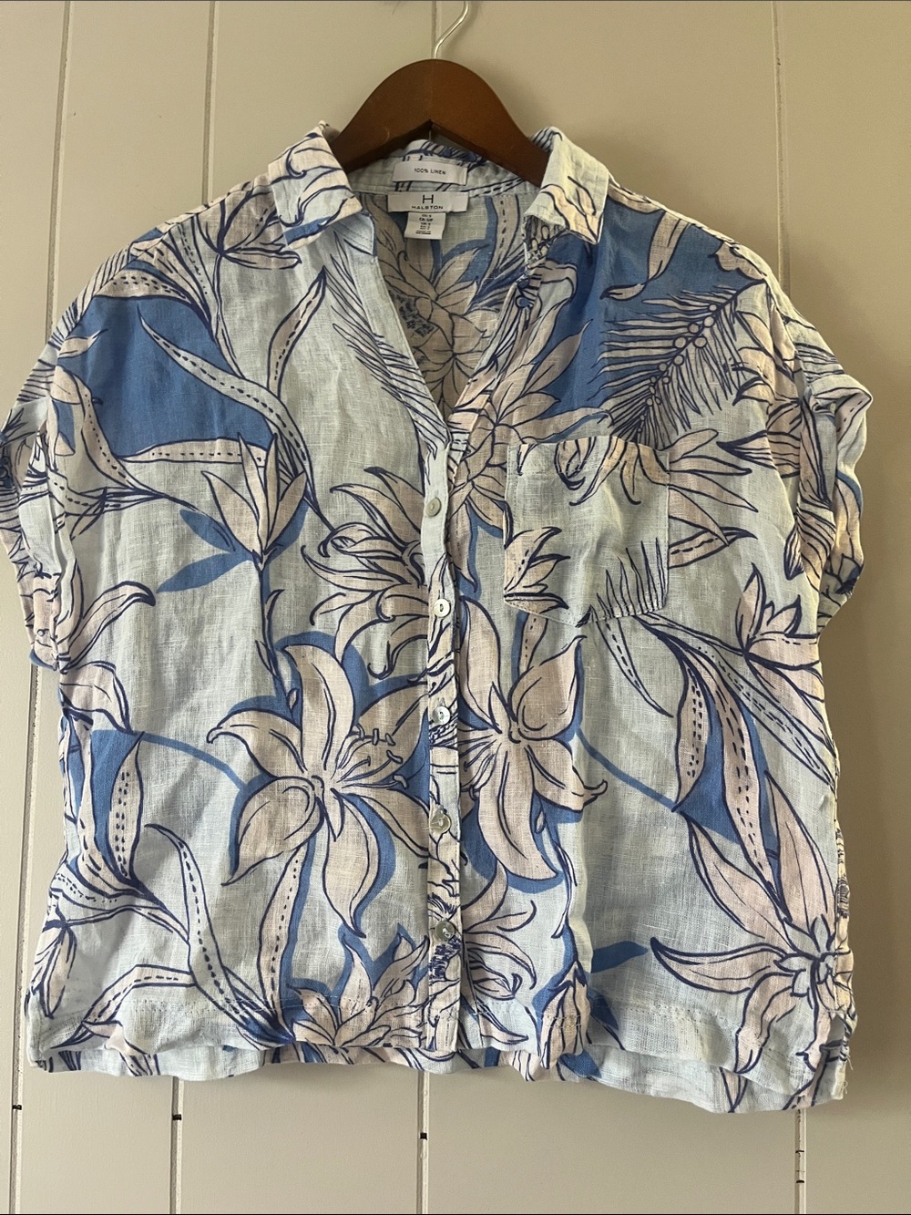 H&M Blue and Cream Floral Short-Sleeve Button-Down Shirt